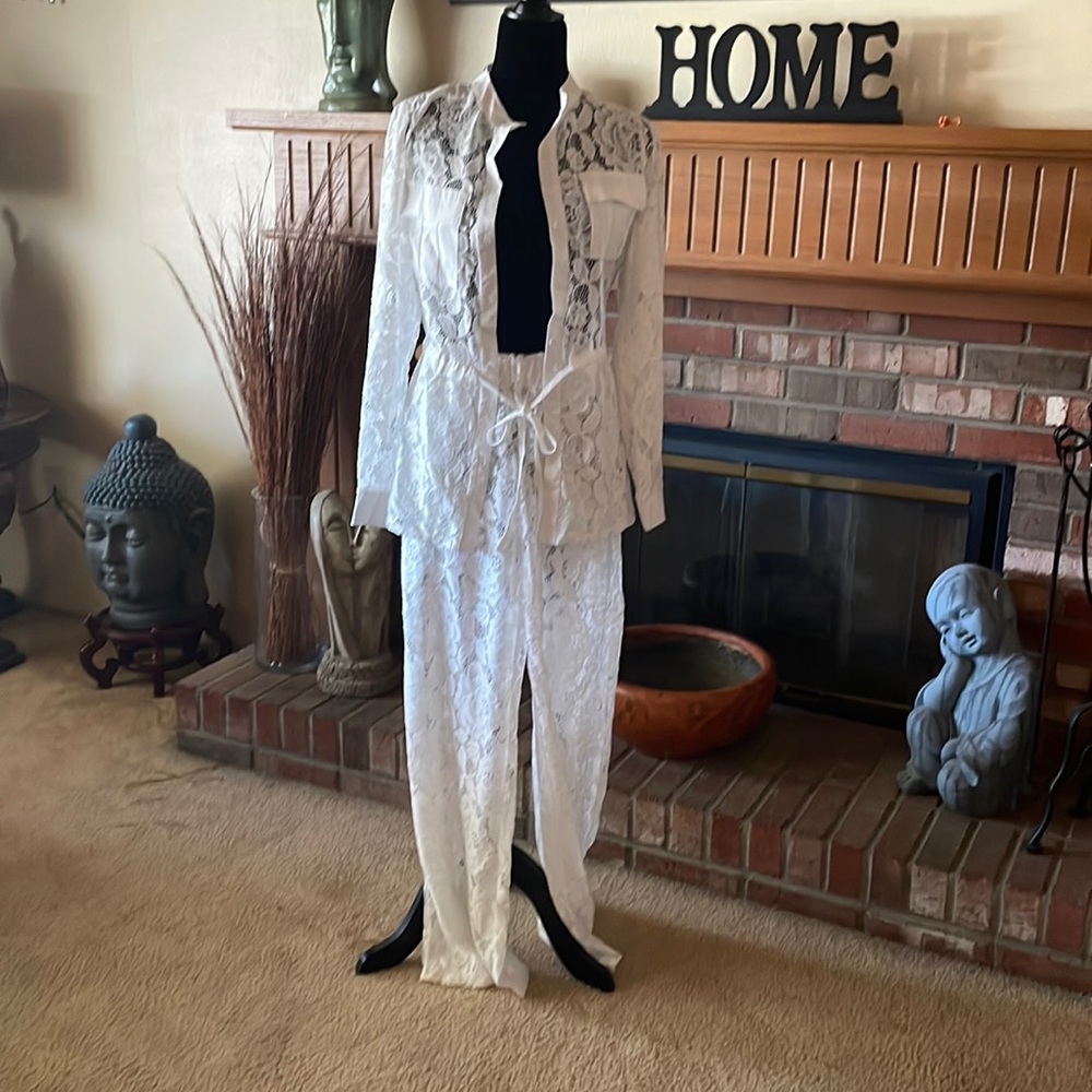 2 PIECE WHITE LACE PANT SET - SIZE M